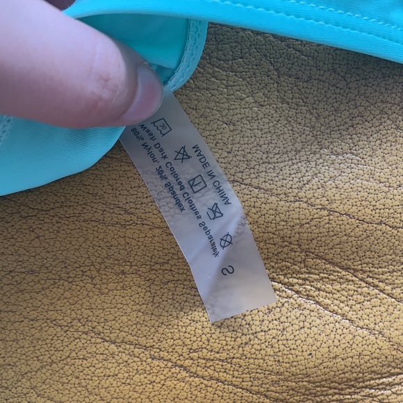 Bikinis - Picture 9 of 16